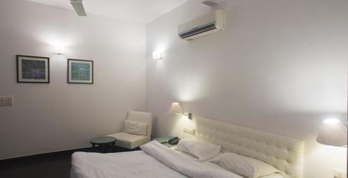 Fabhotel Anutham Saket Hotel