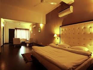 Hotel Fabhotel Anutham Saket 3*