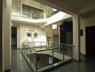 Hotel Fabhotel Anutham Saket 3*