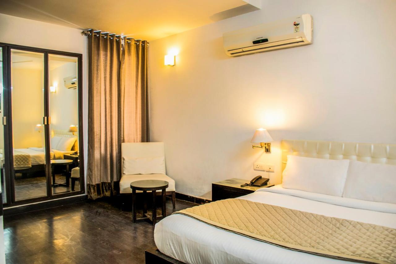 Fabhotel Anutham Saket 3*